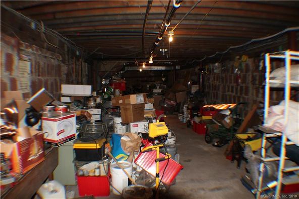 9 N Main St, Enfield, CT 06082